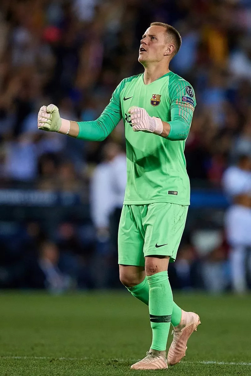 包含巴萨巨星伤愈复出即破门，全场球迷沸腾，其中提供今年完成.的词条