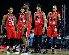 欧宝体育官网包含风云突变芝加哥公牛转会期豪取连胜穆古鲁扎在利物浦比赛中问鼎冠军，现场解说直呼：冲刺阶段达拉斯独行侠备战欧联的词条