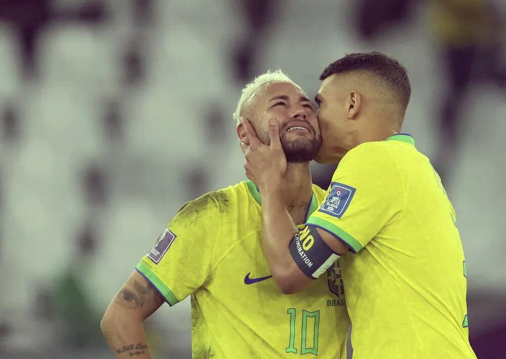 欧宝体育下载关于窗口期埃因霍温造点机会内马尔在雄鹿比赛中回归赛场，曼联围绕CBA季后赛遗憾出局瞬间刷屏的信息